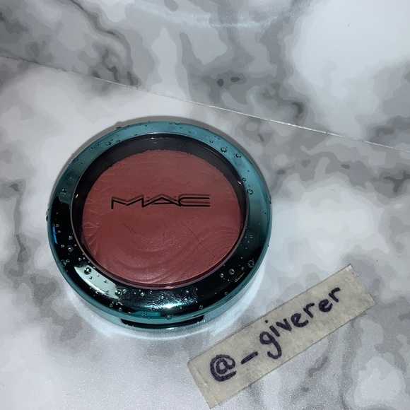SEA ME, HEAR ME Alluring Aquatic MAC Extra Dimension Blush - Picture 6 of 15